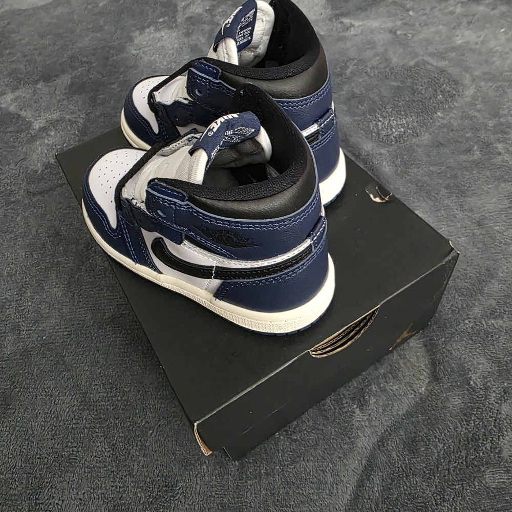 Jordan 1 Retro High OG (TD) Sneakers - Picture 5 of 9